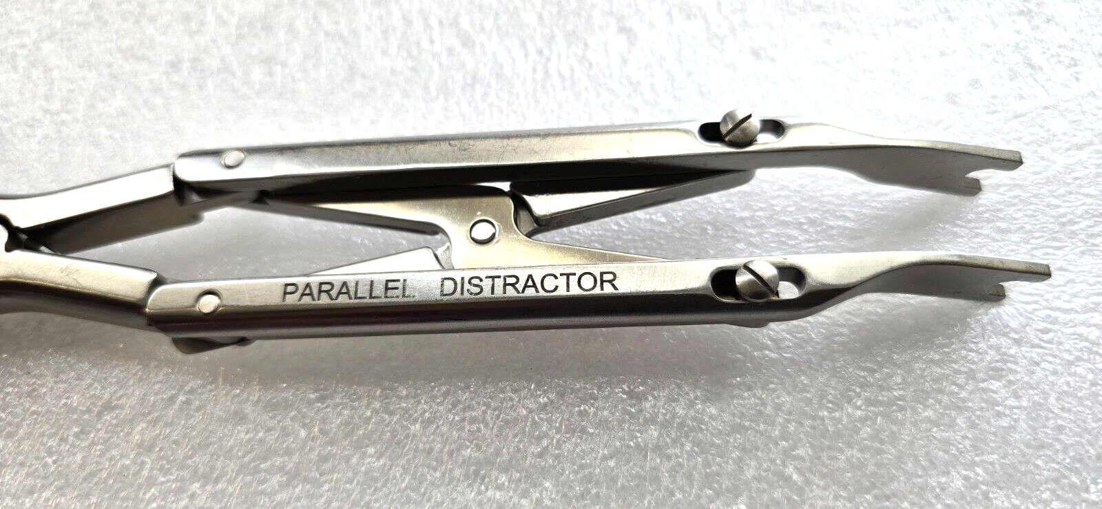 2- Zimmer / Howmedica Surgical Orthopedic Parallel Distractor Double Action