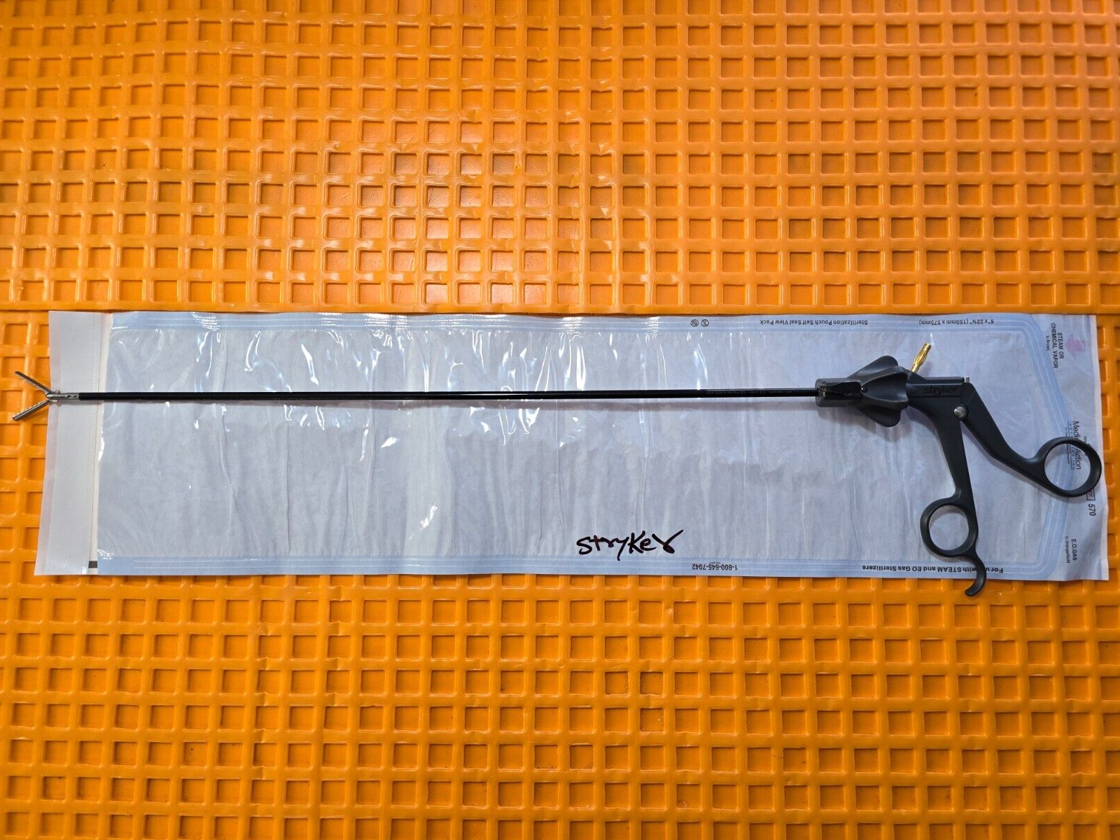 Stryker  Laparoscopic Grasping Forceps 5mm x 45cm Monopolar Handle