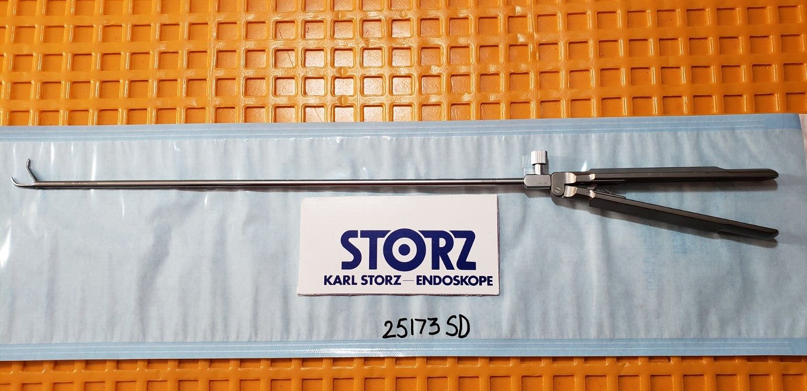 Karl Storz 25173SD Laparoscopic SZABO Flamingo Needle Holder 5mm x 36cm