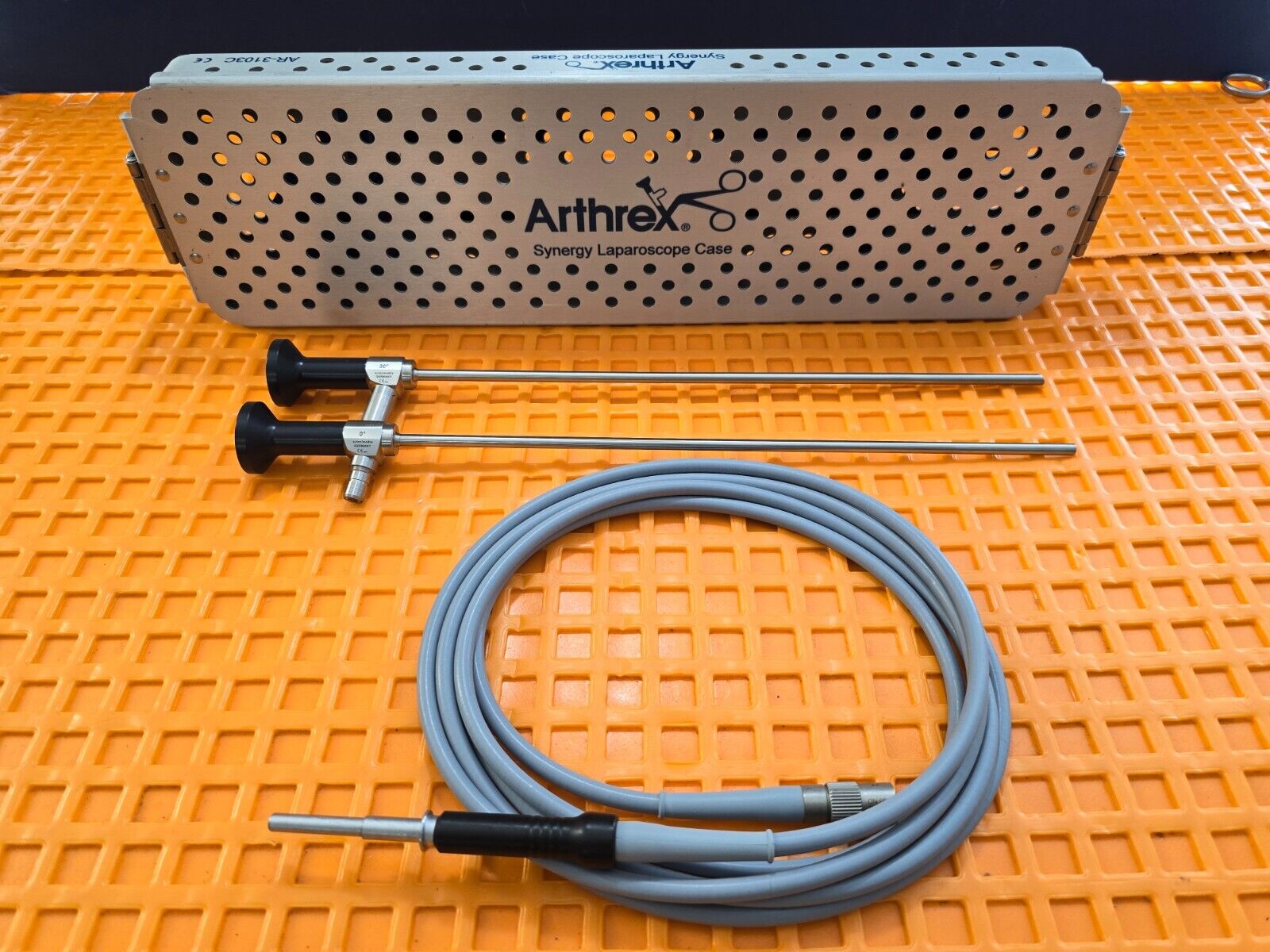 Arthrex Synergy 4K Telescope 5mmx30* & 5mmx0* W- Storz 495ND Fiber Optic Cable